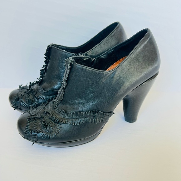 Chie Mihara Leather Chunky Fringe Heel Side Zipper Shoes - Picture 7 of 11